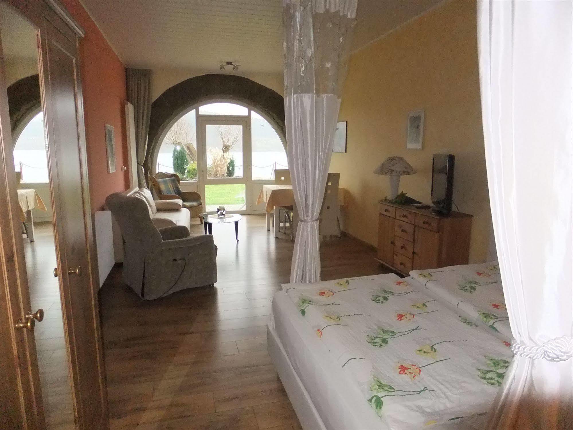 Ferienwohnung Strandhof Mohnesee エクステリア 写真